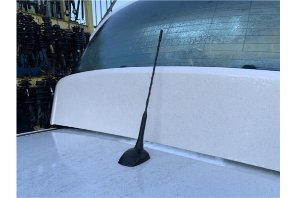 Recambio de antena electrica para opel astra j berlina 5p 1.6 selective referencia OEM IAM 13288181  