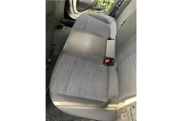 Recambio de asientos traseros para opel astra j berlina 5p 1.6 selective referencia OEM IAM 13260771 13260763 