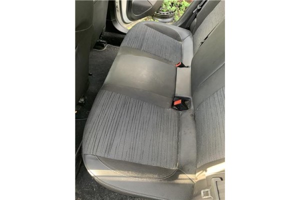 Recambio de asientos traseros para opel astra j berlina 5p 1.6 selective referencia OEM IAM 13260771 13260763 