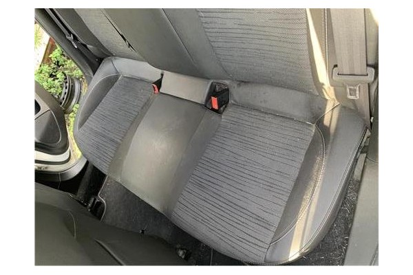 Recambio de asientos traseros para opel astra j berlina 5p 1.6 selective referencia OEM IAM 13260771 13260763 