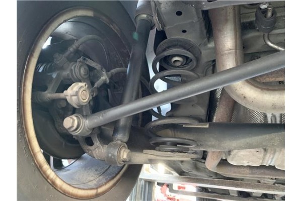 Recambio de barra estabilizadora trasero para opel astra j berlina 5p 1.6 selective referencia OEM IAM 13469509  