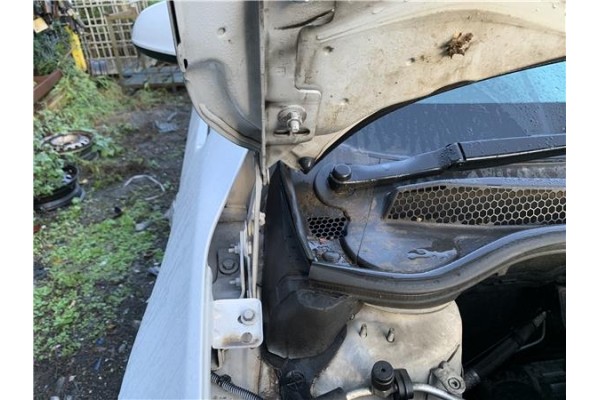 Recambio de bisagra capo derecha para opel astra j berlina 5p 1.6 selective referencia OEM IAM 13330941 20879203 