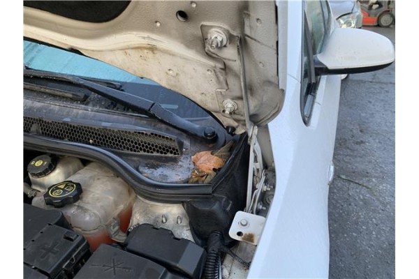 Recambio de bisagra capo izquierda para opel astra j berlina 5p 1.6 selective referencia OEM IAM 13330940  