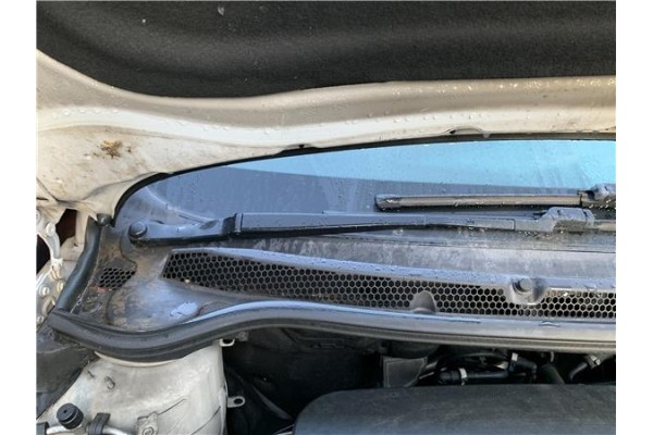 Recambio de brazo limpiaparabrisas delantero derecho para opel astra j berlina 5p 1.6 selective referencia OEM IAM 13289887  