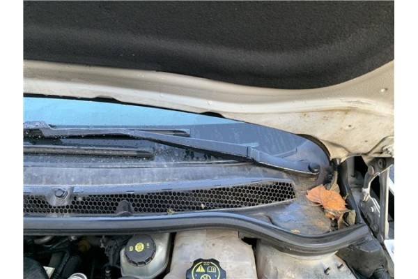 Recambio de brazo limpiaparabrisas delantero izquierdo para opel astra j berlina 5p 1.6 selective referencia OEM IAM 13289888  