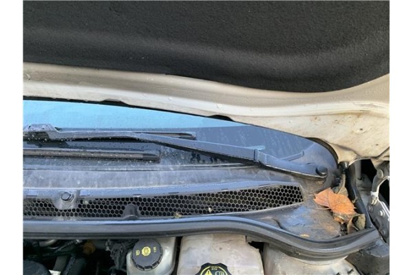 Recambio de brazo limpiaparabrisas delantero izquierdo para opel astra j berlina 5p 1.6 selective referencia OEM IAM 13289888  