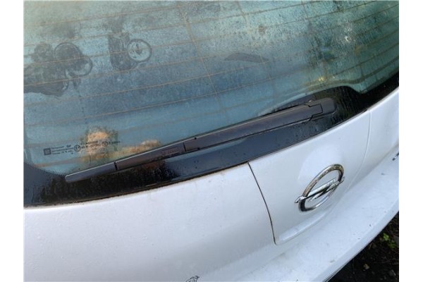 Recambio de brazo limpiaparabrisas trasero para opel astra j berlina 5p 1.6 selective referencia OEM IAM 13256919  