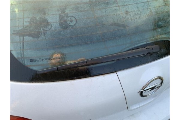 Recambio de brazo limpiaparabrisas trasero para opel astra j berlina 5p 1.6 selective referencia OEM IAM 13256919  