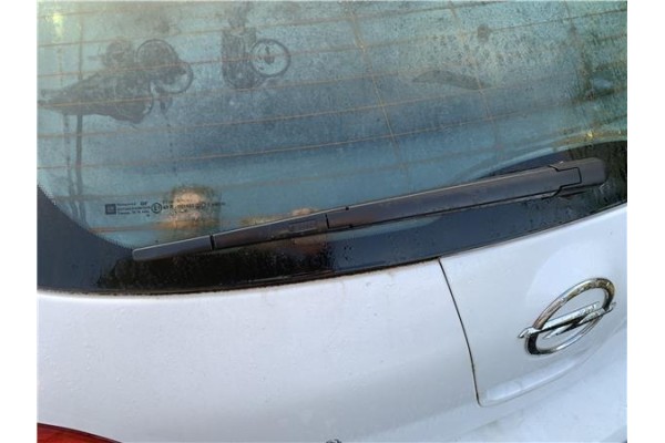 Recambio de brazo limpiaparabrisas trasero para opel astra j berlina 5p 1.6 selective referencia OEM IAM 13256919  