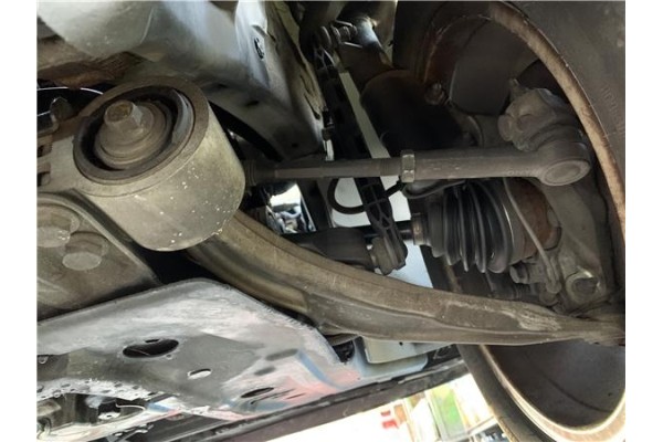 Recambio de brazo suspension delantero derecho para opel astra j berlina 5p 1.6 selective referencia OEM IAM 13401130  