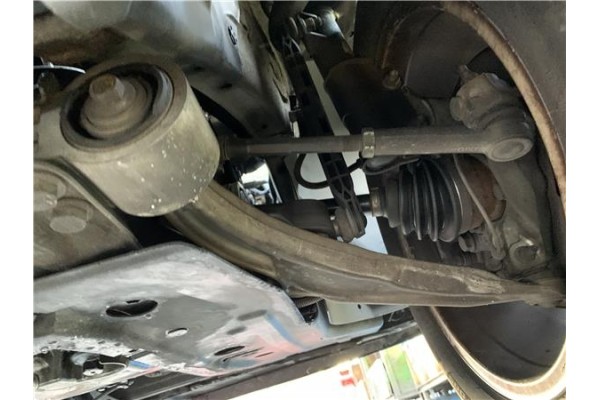 Recambio de brazo suspension delantero derecho para opel astra j berlina 5p 1.6 selective referencia OEM IAM 13401130  