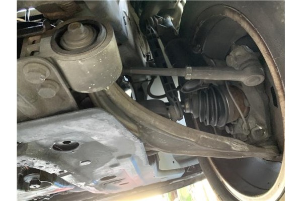 Recambio de brazo suspension delantero derecho para opel astra j berlina 5p 1.6 selective referencia OEM IAM 13401130  