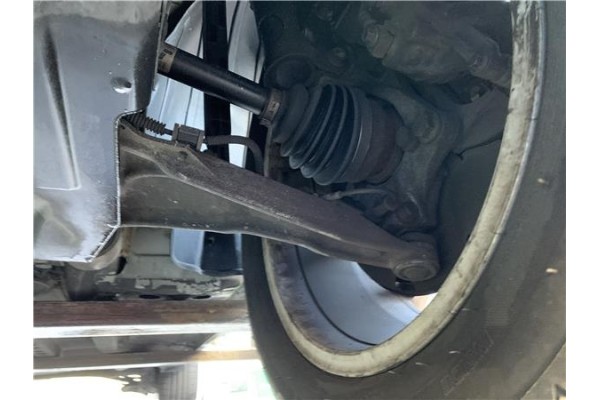 Recambio de brazo suspension delantero izquierdo para opel astra j berlina 5p 1.6 selective referencia OEM IAM 13401129  