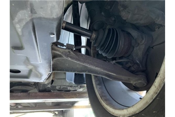 Recambio de brazo suspension delantero izquierdo para opel astra j berlina 5p 1.6 selective referencia OEM IAM 13401129  