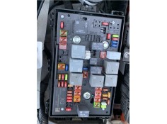 Recambio de caja fusibles/rele para opel astra j berlina 5p 1.6 selective referencia OEM IAM 39065971  