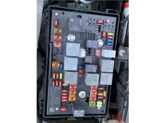 Recambio de caja fusibles/rele para opel astra j berlina 5p 1.6 selective referencia OEM IAM 39065971  