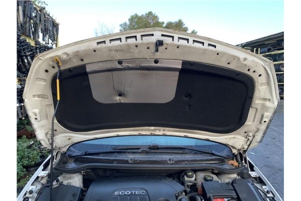 Recambio de capo para opel astra j berlina 5p 1.6 selective referencia OEM IAM 39014121  