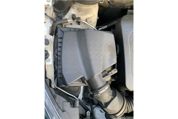 Recambio de carcasa filtro aire para opel astra j berlina 5p 1.6 selective referencia OEM IAM 834781 834132 