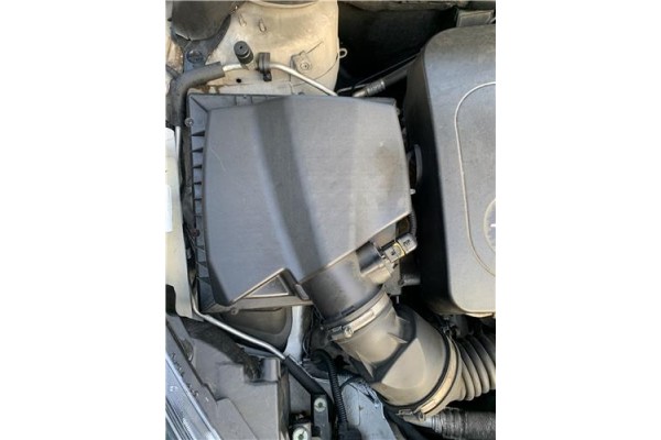 Recambio de carcasa filtro aire para opel astra j berlina 5p 1.6 selective referencia OEM IAM 834781 834132 