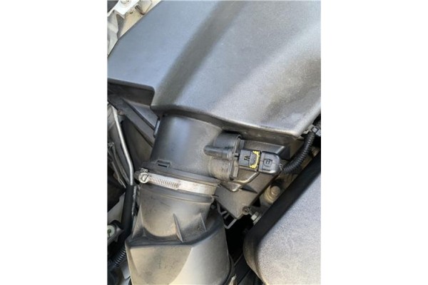 Recambio de carcasa filtro aire para opel astra j berlina 5p 1.6 selective referencia OEM IAM 834781 834132 