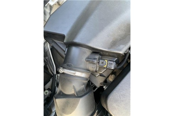 Recambio de carcasa filtro aire para opel astra j berlina 5p 1.6 selective referencia OEM IAM 834781 834132 