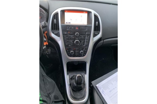 Recambio de consola para opel astra j berlina 5p 1.6 selective referencia OEM IAM 13414010  