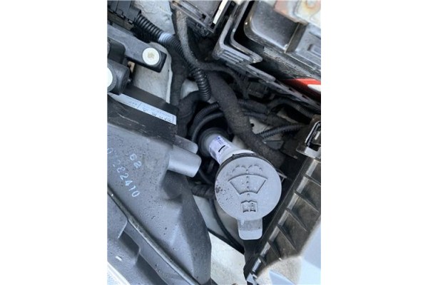 Recambio de deposito limpiaparabrisas para opel astra j berlina 5p 1.6 selective referencia OEM IAM 13260579  