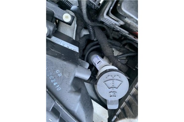 Recambio de deposito limpiaparabrisas para opel astra j berlina 5p 1.6 selective referencia OEM IAM 13260579  