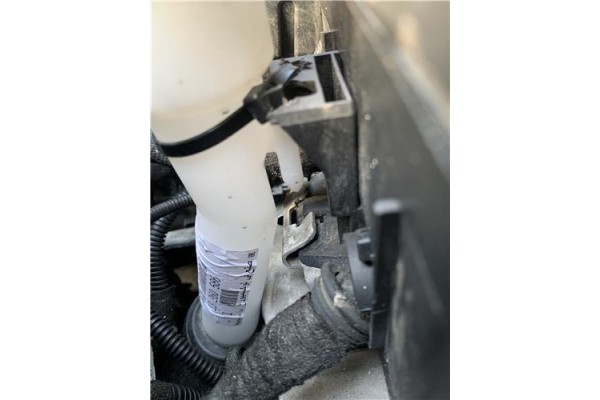 Recambio de deposito limpiaparabrisas para opel astra j berlina 5p 1.6 selective referencia OEM IAM 13260579  