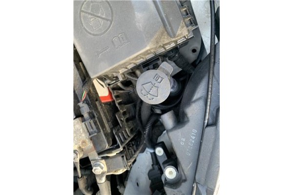 Recambio de deposito limpiaparabrisas para opel astra j berlina 5p 1.6 selective referencia OEM IAM 13260579  