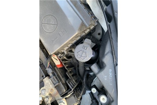 Recambio de deposito limpiaparabrisas para opel astra j berlina 5p 1.6 selective referencia OEM IAM 13260579  