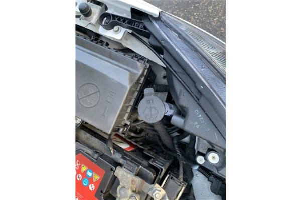 Recambio de deposito limpiaparabrisas para opel astra j berlina 5p 1.6 selective referencia OEM IAM 13260579  