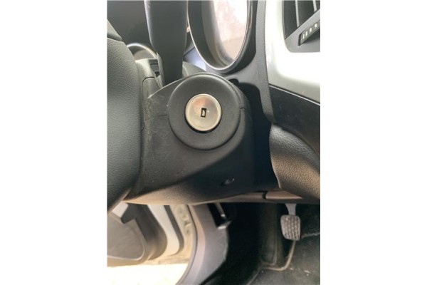 Recambio de embellecedor columna direccion para opel astra j berlina 5p 1.6 selective referencia OEM IAM 13345218 13306483 