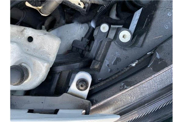 Recambio de faro delantero izquierdo para opel astra j berlina 5p 1.6 selective referencia OEM IAM 13365290  