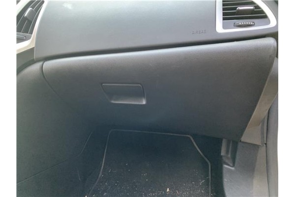 Recambio de guantera salpicadero para opel astra j berlina 5p 1.6 selective referencia OEM IAM 13313192  