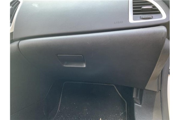 Recambio de guantera salpicadero para opel astra j berlina 5p 1.6 selective referencia OEM IAM 13313192  