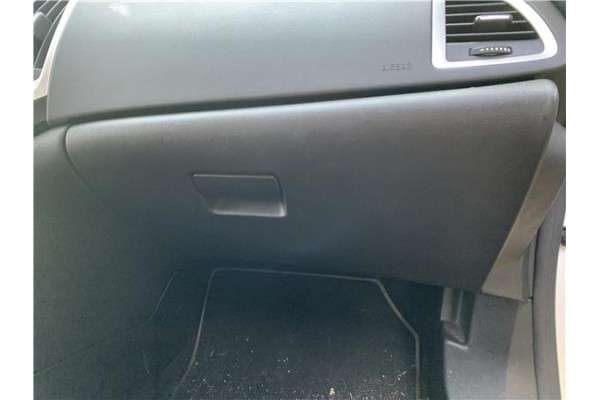 Recambio de guantera salpicadero para opel astra j berlina 5p 1.6 selective referencia OEM IAM 13313192  