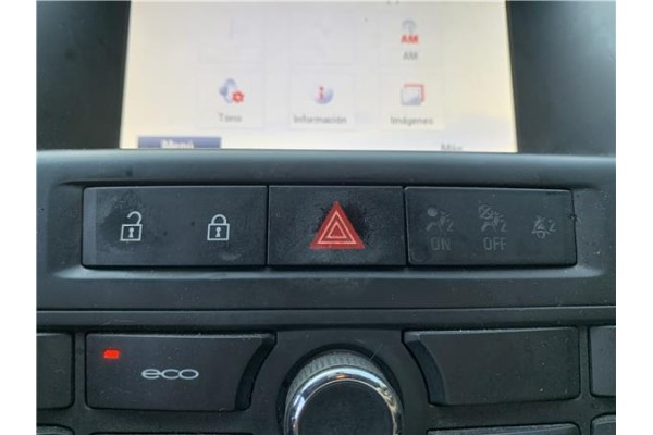 Recambio de interruptor luces emergencia para opel astra j berlina 5p 1.6 selective referencia OEM IAM 13285122  