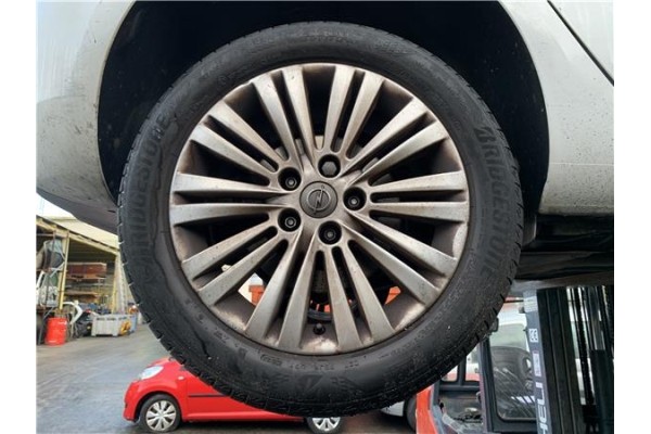 Recambio de llanta para opel astra j berlina 5p 1.6 selective referencia OEM IAM 13259235  