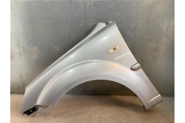Recambio de aleta delantero izquierda para kia rio (jb) 1.4 16v referencia OEM IAM   