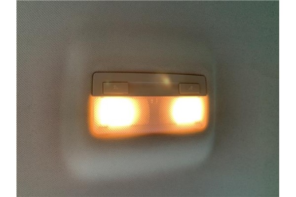 Recambio de luz trasero central techo para opel astra j berlina 5p 1.6 selective referencia OEM IAM 22774329  