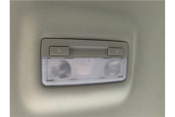 Recambio de luz trasero central techo para opel astra j berlina 5p 1.6 selective referencia OEM IAM 22774329  