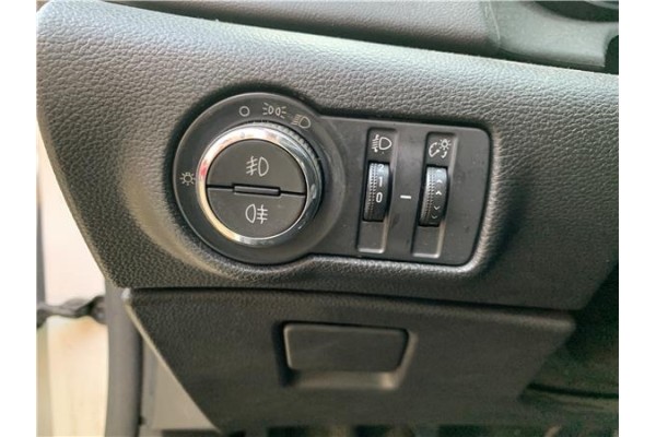 Recambio de mando de luces para opel astra j berlina 5p 1.6 selective referencia OEM IAM 13268705  