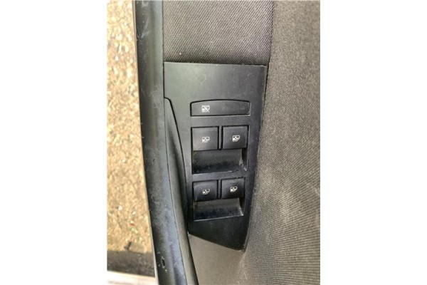 Recambio de mando elevalunas delantero izquierdo para opel astra j berlina 5p 1.6 selective referencia OEM IAM 1239090  