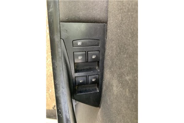 Recambio de mando elevalunas delantero izquierdo para opel astra j berlina 5p 1.6 selective referencia OEM IAM 1239090  