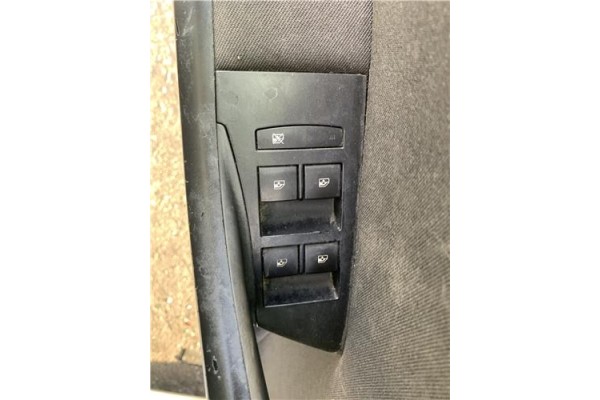 Recambio de mando elevalunas delantero izquierdo para opel astra j berlina 5p 1.6 selective referencia OEM IAM 1239090  