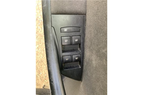 Recambio de mando elevalunas delantero izquierdo para opel astra j berlina 5p 1.6 selective referencia OEM IAM 1239090  