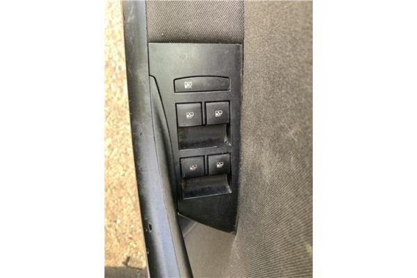 Recambio de mando elevalunas delantero izquierdo para opel astra j berlina 5p 1.6 selective referencia OEM IAM 1239090  