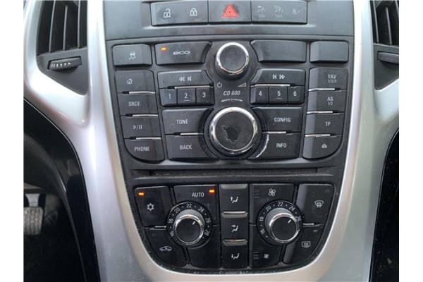 Recambio de mandos climatizador para opel astra j berlina 5p 1.6 selective referencia OEM IAM 13435148  