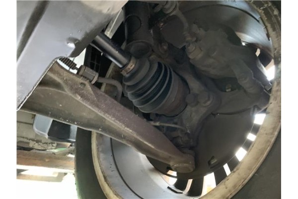 Recambio de mangueta delantero izquierda para opel astra j berlina 5p 1.6 selective referencia OEM IAM 13319482  